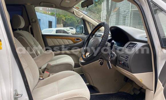 Nunua Ilio tumika Toyota Alphard Nyeupe Gari ndani ya Nairobi nchini Nairobi Nunua Ilio tumika Toyota Alphard Nyeupe Gari ndani ya Nairobi nchini Nairobi