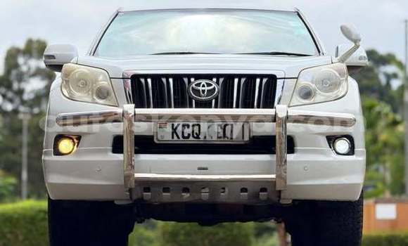 Buy Used Toyota Prado White Car in Nairobi in Nairobi