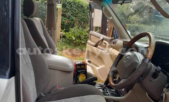 Nunua Ilio tumika Toyota Land Cruiser Nyeupe Gari ndani ya Nairobi nchini Nairobi Nunua Ilio tumika Toyota Land Cruiser Nyeupe Gari ndani ya Nairobi nchini Nairobi