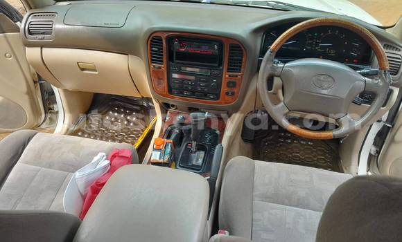 Nunua Ilio tumika Toyota Land Cruiser Nyeupe Gari ndani ya Nairobi nchini Nairobi Nunua Ilio tumika Toyota Land Cruiser Nyeupe Gari ndani ya Nairobi nchini Nairobi