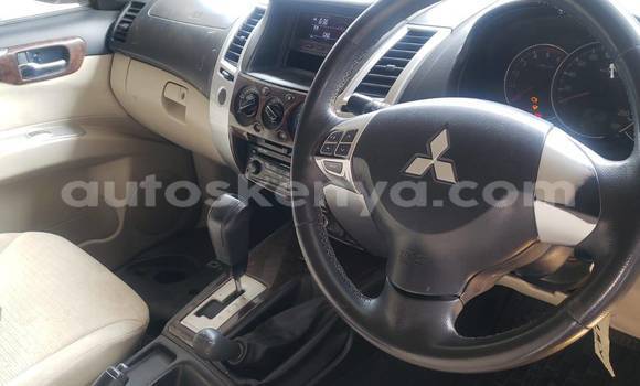 Nunua Ilio tumika Mitsubishi Pajero Nyeupe Gari ndani ya Nairobi nchini Nairobi Nunua Ilio tumika Mitsubishi Pajero Nyeupe Gari ndani ya Nairobi nchini Nairobi