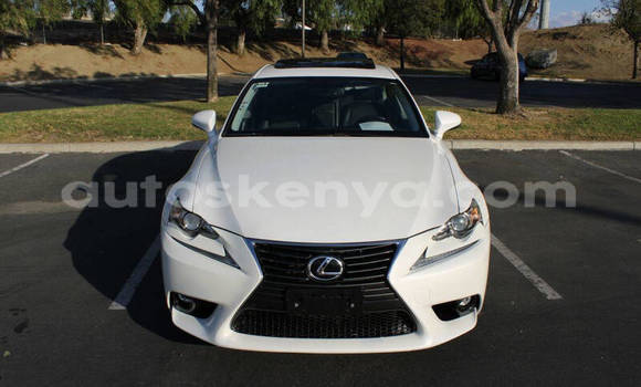 Oofamaa Lexus IS White Makiinaa iti Nairobi keessatti Nairobi keessatti Oofamaa Lexus IS White Makiinaa iti Nairobi keessatti Nairobi keessatti