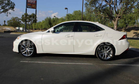 Oofamaa Lexus IS White Makiinaa iti Nairobi keessatti Nairobi keessatti Oofamaa Lexus IS White Makiinaa iti Nairobi keessatti Nairobi keessatti