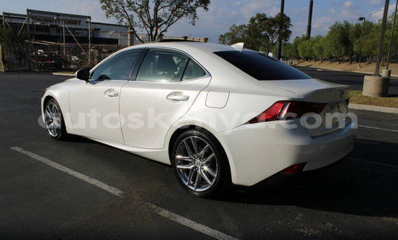 Oofamaa Lexus IS White Makiinaa iti Nairobi keessatti Nairobi keessatti Oofamaa Lexus IS White Makiinaa iti Nairobi keessatti Nairobi keessatti