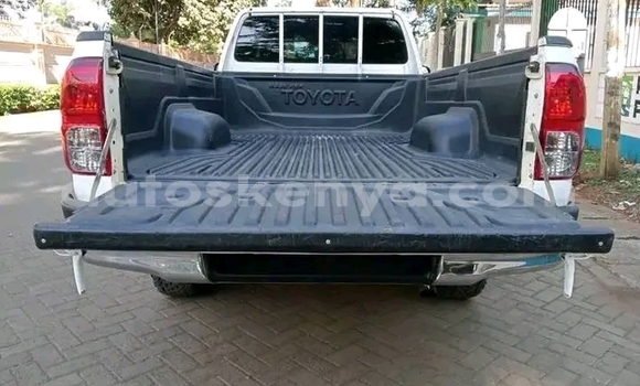 Buy Used Toyota Hilux White Car in Bute in Northeast Kenya Buy Used Toyota Hilux White Car in Bute in Northeast Kenya