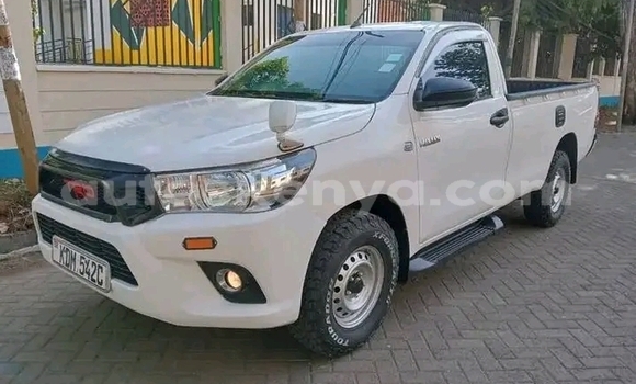 Buy Used Toyota Hilux White Car in Bute in Northeast Kenya Buy Used Toyota Hilux White Car in Bute in Northeast Kenya