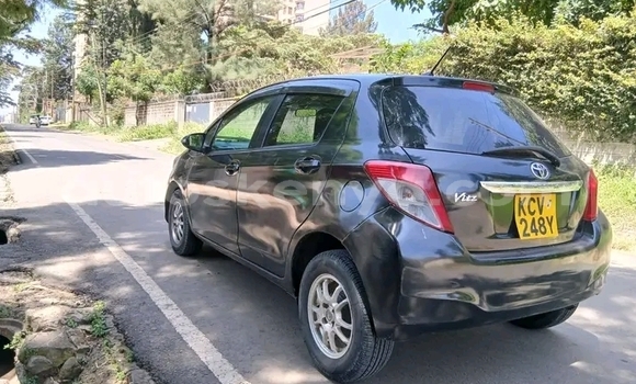 Oofamaa Toyota Vitz Black Makiinaa iti Bute keessatti Northeast Kenya keessatti Oofamaa Toyota Vitz Black Makiinaa iti Bute keessatti Northeast Kenya keessatti