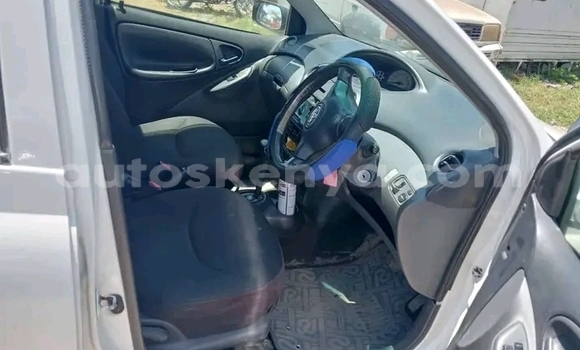 Buy Used Toyota Vitz White Car in Garsen in Coast Buy Used Toyota Vitz White Car in Garsen in Coast