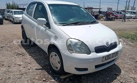 Buy Used Toyota Vitz White Car in Garsen in Coast Buy Used Toyota Vitz White Car in Garsen in Coast