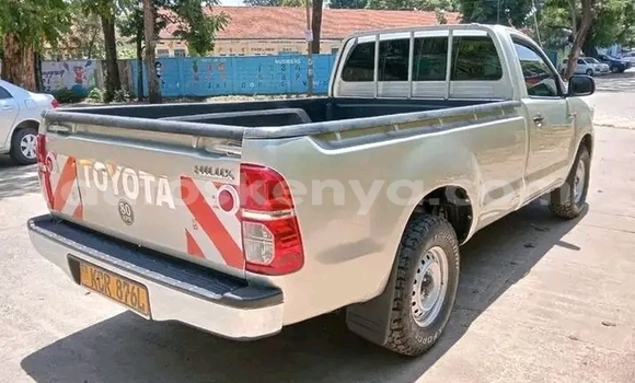 Nunua Ilio tumika Toyota Hilux Nyingine Gari ndani ya Griftu nchini Kaskazini Mashariki mwa Kenya
