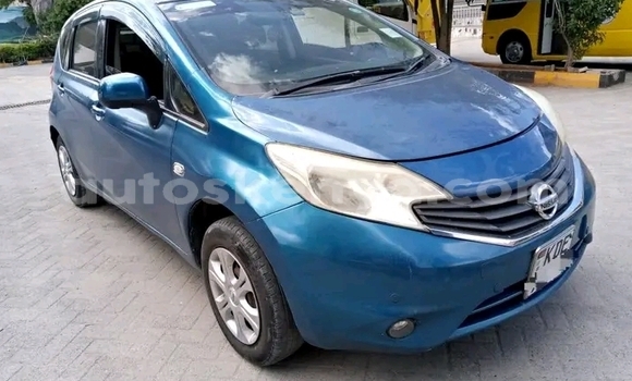 Oofamaa Nissan Note Blue Makiinaa iti Bomet keessatti Rift Valley keessatti