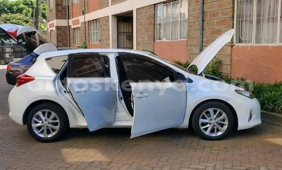 Buy Used Toyota Auris White Car in Bute in Northeast Kenya Buy Used Toyota Auris White Car in Bute in Northeast Kenya