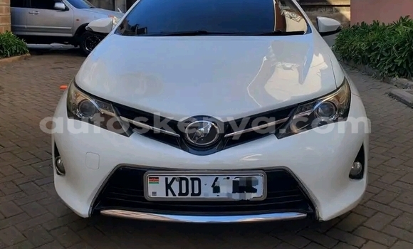 Buy Used Toyota Auris White Car in Bute in Northeast Kenya Buy Used Toyota Auris White Car in Bute in Northeast Kenya