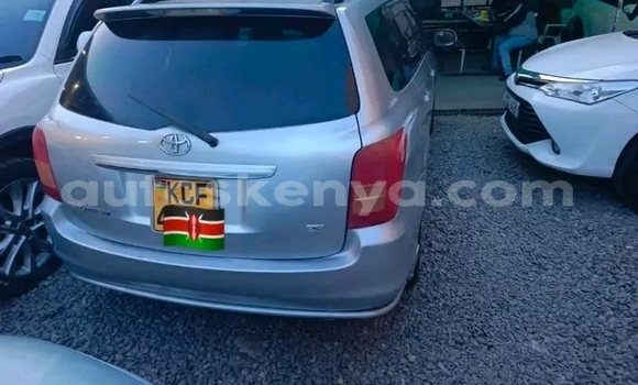 Oofamaa Toyota Fielder Other Makiinaa iti Bute keessatti Northeast Kenya keessatti