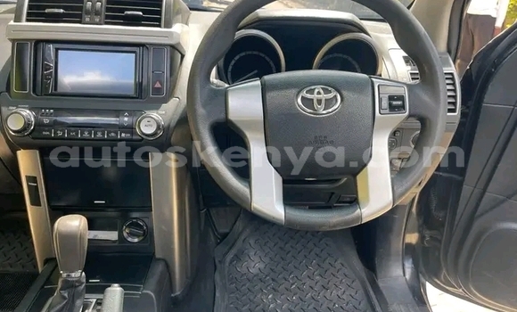 Nunua Ilio tumika Toyota Prado Nyeusi Gari ndani ya Bute nchini Kaskazini Mashariki mwa Kenya