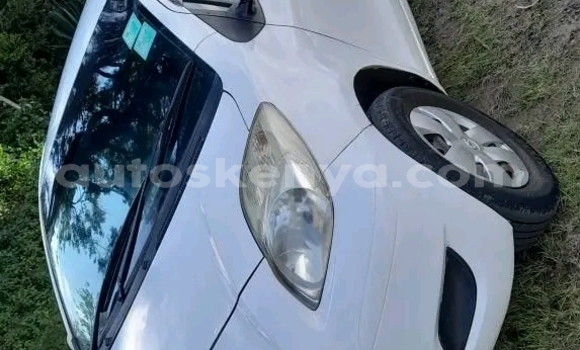 Buy Used Toyota Vitz White Car in Bute in Northeast Kenya Buy Used Toyota Vitz White Car in Bute in Northeast Kenya