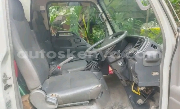 Buy Used Isuzu Florian White Car in Bute in Northeast Kenya Buy Used Isuzu Florian White Car in Bute in Northeast Kenya