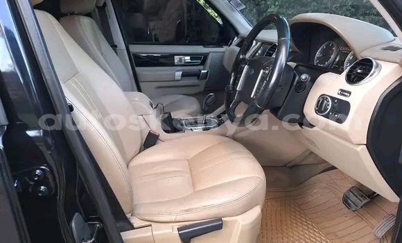 Nunua Ilio tumika Land Rover Discovery Nyeusi Gari ndani ya Changamwe nchini Pwani