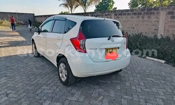 Nunua Ilio tumika Nissan Note Nyeupe Gari ndani ya Changamwe nchini Pwani
