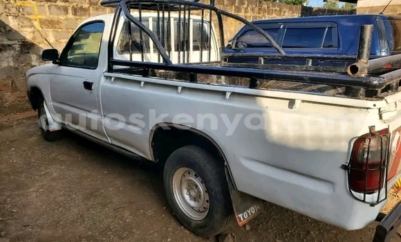 Oofamaa Toyota Hilux Other Makiinaa iti Changamwe keessatti Coast keessatti Oofamaa Toyota Hilux Other Makiinaa iti Changamwe keessatti Coast keessatti