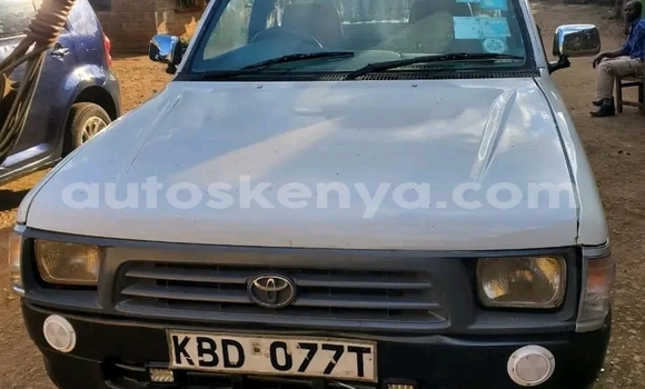 Oofamaa Toyota Hilux Other Makiinaa iti Changamwe keessatti Coast keessatti Oofamaa Toyota Hilux Other Makiinaa iti Changamwe keessatti Coast keessatti