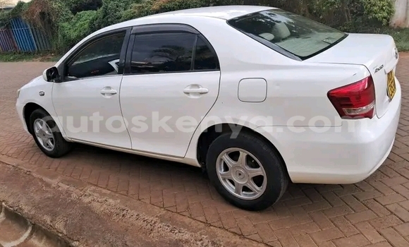 Oofamaa Toyota Axio White Makiinaa iti Bute keessatti Northeast Kenya keessatti Oofamaa Toyota Axio White Makiinaa iti Bute keessatti Northeast Kenya keessatti