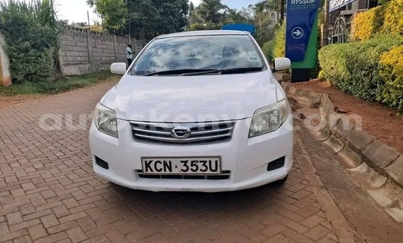 Oofamaa Toyota Axio White Makiinaa iti Bute keessatti Northeast Kenya keessatti Oofamaa Toyota Axio White Makiinaa iti Bute keessatti Northeast Kenya keessatti