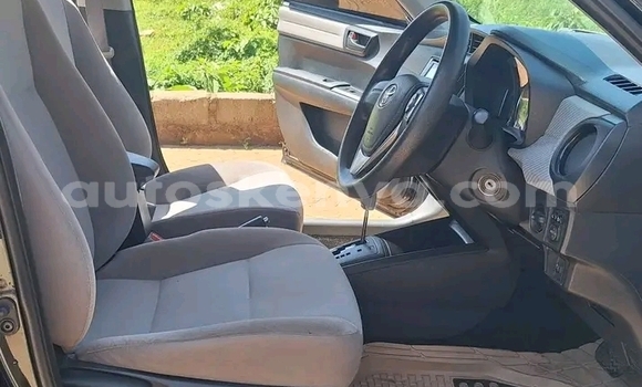 Oofamaa Toyota Axio Black Makiinaa iti Bungoma keessatti West Kenya keessatti Oofamaa Toyota Axio Black Makiinaa iti Bungoma keessatti West Kenya keessatti