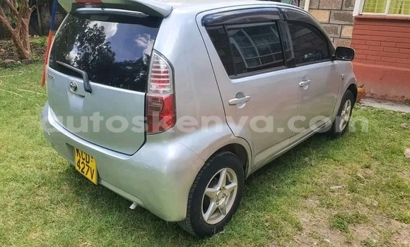 Oofamaa Toyota Passo White Makiinaa iti Changamwe keessatti Coast keessatti Oofamaa Toyota Passo White Makiinaa iti Changamwe keessatti Coast keessatti