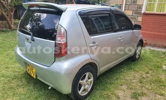 Oofamaa Toyota Passo White Makiinaa iti Changamwe keessatti Coast keessatti Oofamaa Toyota Passo White Makiinaa iti Changamwe keessatti Coast keessatti