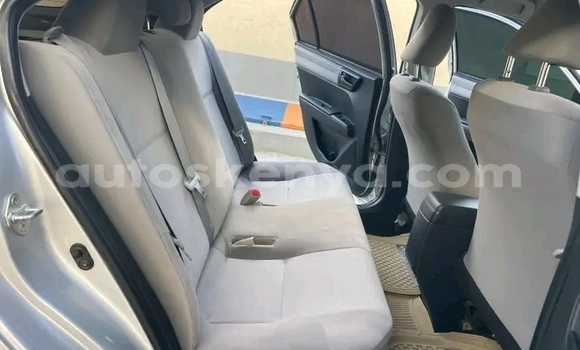 Oofamaa Toyota Axio White Makiinaa iti Changamwe keessatti Coast keessatti Oofamaa Toyota Axio White Makiinaa iti Changamwe keessatti Coast keessatti