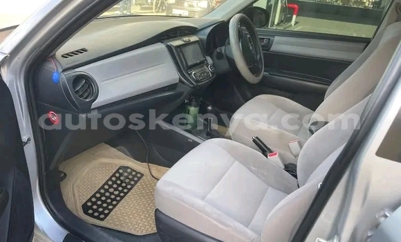 Oofamaa Toyota Axio White Makiinaa iti Changamwe keessatti Coast keessatti Oofamaa Toyota Axio White Makiinaa iti Changamwe keessatti Coast keessatti