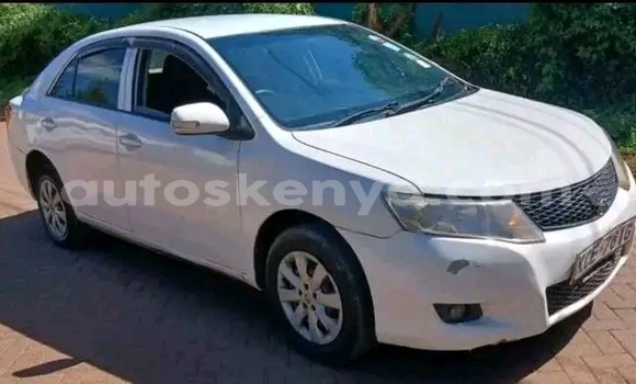 Oofamaa Toyota Allion White Makiinaa iti Bute keessatti Northeast Kenya keessatti