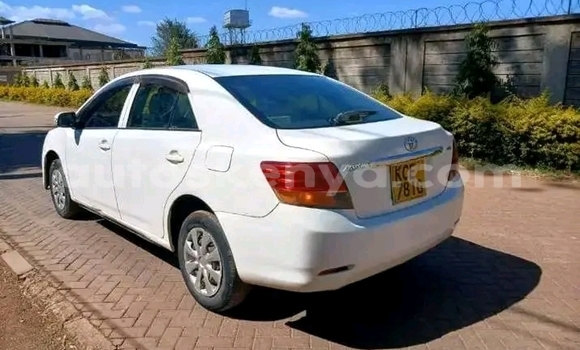 Oofamaa Toyota Allion White Makiinaa iti Bute keessatti Northeast Kenya keessatti Oofamaa Toyota Allion White Makiinaa iti Bute keessatti Northeast Kenya keessatti
