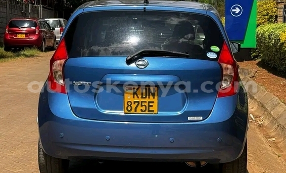 Oofamaa Nissan Note Blue Makiinaa iti Changamwe keessatti Coast keessatti Oofamaa Nissan Note Blue Makiinaa iti Changamwe keessatti Coast keessatti