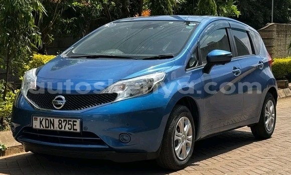 Oofamaa Nissan Note Blue Makiinaa iti Changamwe keessatti Coast keessatti Oofamaa Nissan Note Blue Makiinaa iti Changamwe keessatti Coast keessatti