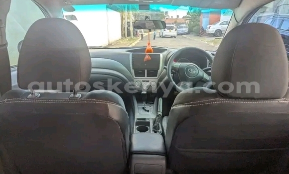 Oofamaa Subaru Impreza Black Makiinaa iti Bute keessatti Northeast Kenya keessatti Oofamaa Subaru Impreza Black Makiinaa iti Bute keessatti Northeast Kenya keessatti