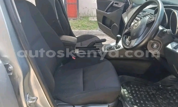 Oofamaa Mazda Axela Other Makiinaa iti Changamwe keessatti Coast keessatti Oofamaa Mazda Axela Other Makiinaa iti Changamwe keessatti Coast keessatti