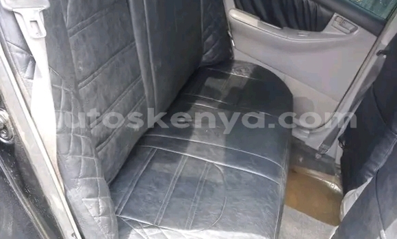 Oofamaa Toyota Nadia Black Makiinaa iti Bute keessatti Northeast Kenya keessatti Oofamaa Toyota Nadia Black Makiinaa iti Bute keessatti Northeast Kenya keessatti