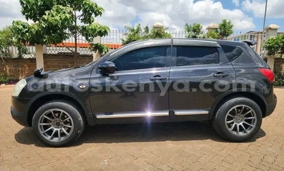 Oofamaa Nissan Dualis Black Makiinaa iti Bute keessatti Northeast Kenya keessatti Oofamaa Nissan Dualis Black Makiinaa iti Bute keessatti Northeast Kenya keessatti