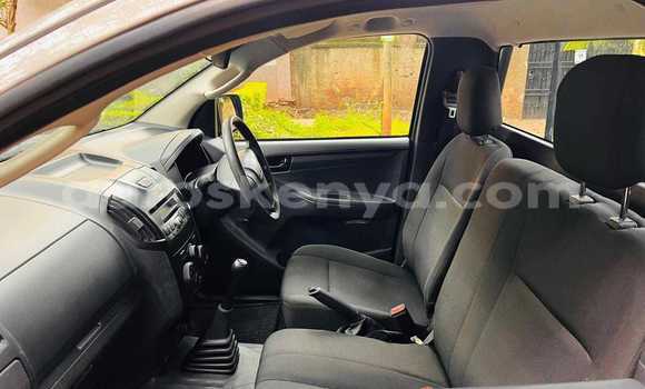 Nunua Ilio tumika Isuzu D–MAX Fedha Gari ndani ya Machakos nchini Nairobi Nunua Ilio tumika Isuzu D–MAX Fedha Gari ndani ya Machakos nchini Nairobi
