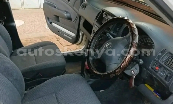 Nunua Ilio tumika Toyota Succeed Nyeupe Gari ndani ya Busia nchini West Kenya