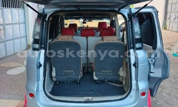 Buy Used Toyota Sienta White Car in Changamwe in Coast Buy Used Toyota Sienta White Car in Changamwe in Coast