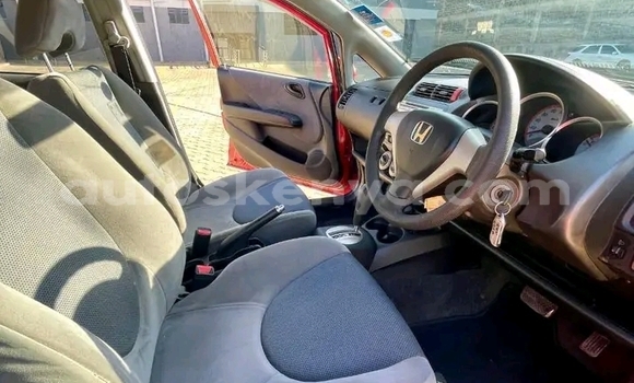 Nunua Ilio tumika Honda Jazz Nyekundu Gari ndani ya Bute nchini Kaskazini Mashariki mwa Kenya