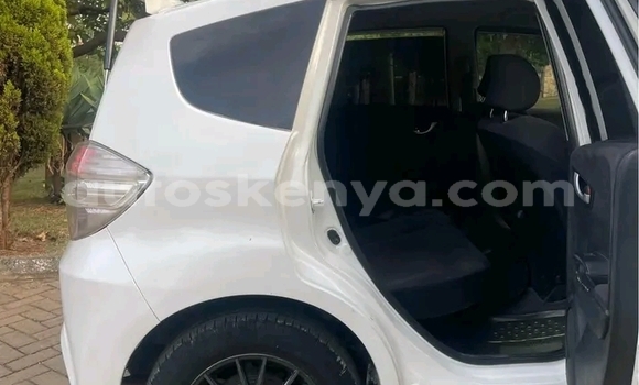 Buy Used Honda Fit White Car in Bute in Northeast Kenya Buy Used Honda Fit White Car in Bute in Northeast Kenya