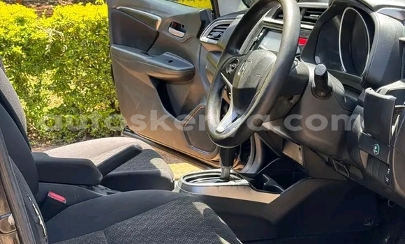 Oofamaa Honda Fit Black Makiinaa iti Bute keessatti Northeast Kenya keessatti