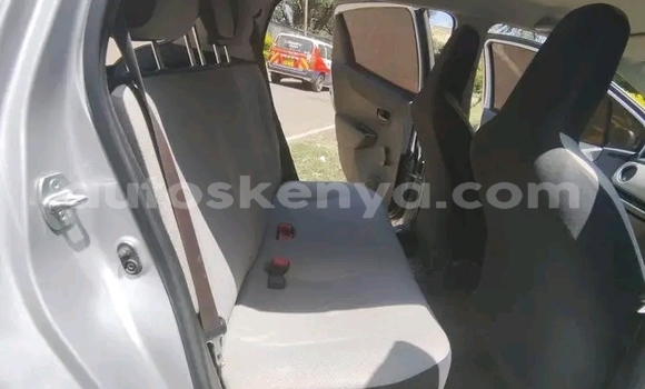 Oofamaa Toyota Vitz Other Makiinaa iti Hola keessatti Coastal Kenya keessatti