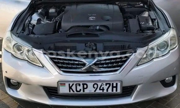 Oofamaa Toyota Mark X White Makiinaa iti Changamwe keessatti Coast keessatti