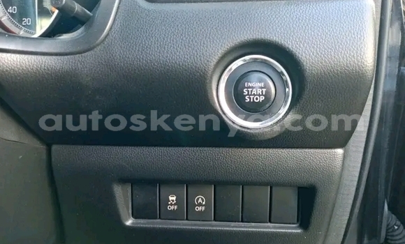 Oofamaa Suzuki Swift Black Makiinaa iti Hola keessatti Coastal Kenya keessatti