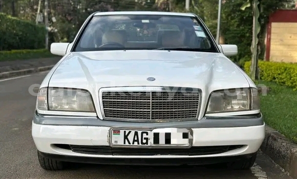 Buy Used Mercedes-Benz E200 White Car in Nairobi in Nairobi Buy Used Mercedes-Benz E200 White Car in Nairobi in Nairobi